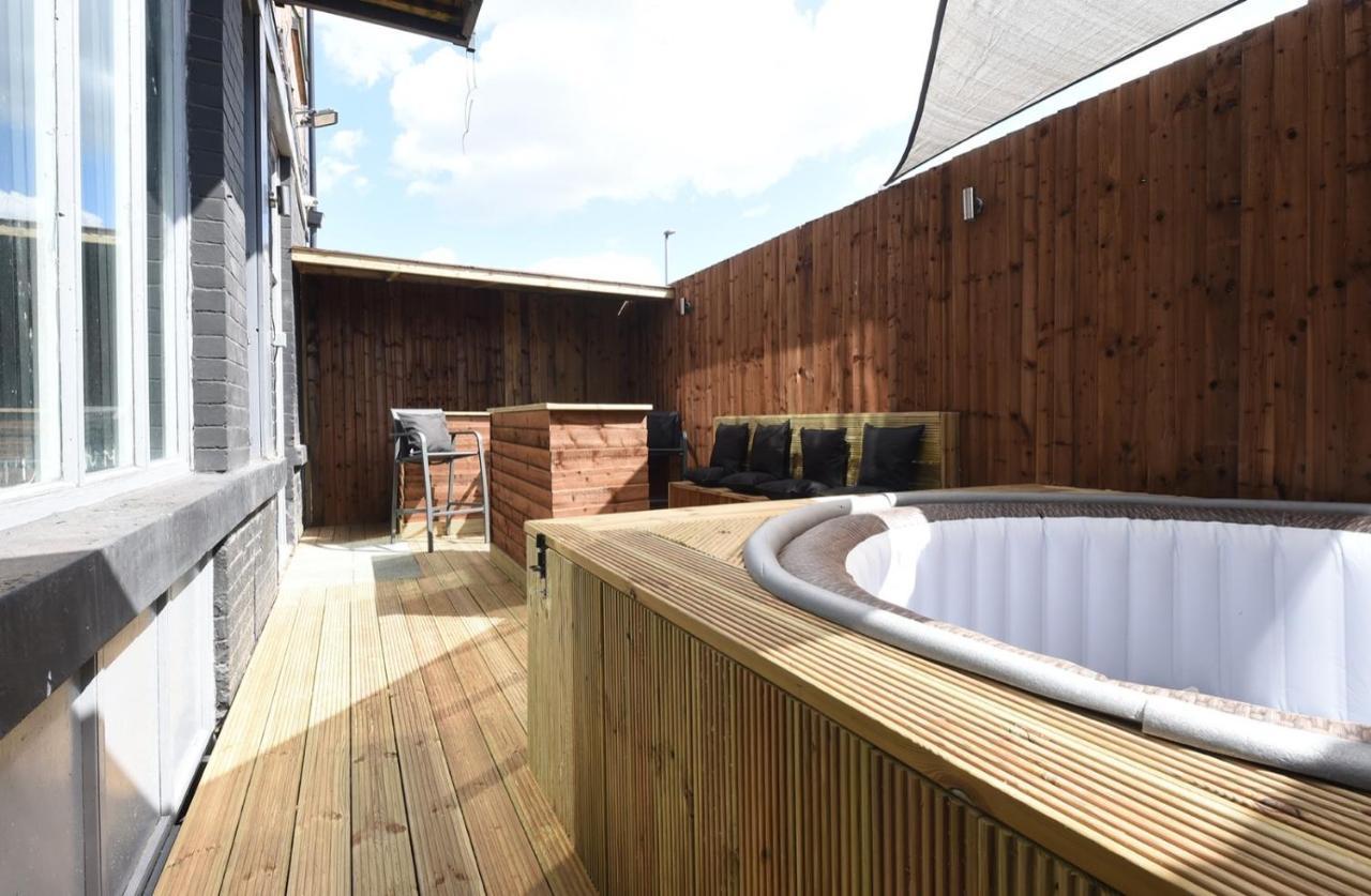 Ferienwohnung Slps 14 Hot Tub, Bar & Outdoor Terrace Manchester Exterior foto